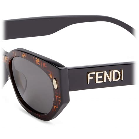 occhiali da sole fendi marracash